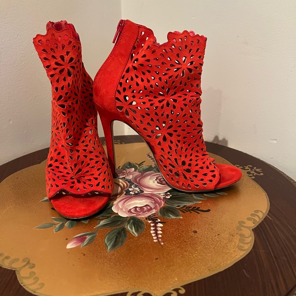Aldo red heels. Size 5